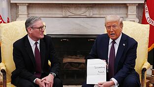 Trump war bereits während seiner ersten Amtszeit im Jahr 2019 zu einem Staatsbesuch im Vereinigten Königreich. Trump war bereits während seiner ersten Amtszeit im Jahr 2019 zu einem Staatsbesuch im Vereinigten Königreich.
