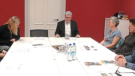 Gaben R&uuml;ck- und Ausblick in Sachen G&auml;stef&uuml;hrungen: Heidi Baumann, Katharina Drescher-Seidl, B&uuml;rgermeister Sandro Bauer, Katharina Deglmann, Florian Neumann und Kulturreferent Heinz Winklm&uuml;ller (von links).