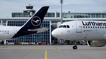 Lufthansa-Maschinen am M&uuml;nchner Flughafen. (Symbolbild)
