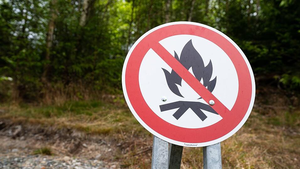 Am Wochenende k&ouml;nnte die Waldbrandgefahr in Bayern teilweise auf die h&ouml;chste der f&uuml;nf Warnstufen steigen. (Archivbild)