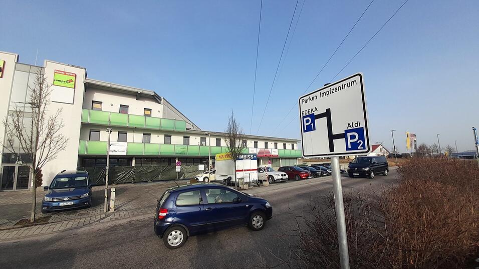Im Impfzentrum Kumhausen-Preisenberg findet am Sonntag wieder eine Sonderimpfaktion statt. (Symbolbild) Im Impfzentrum Kumhausen-Preisenberg findet am Sonntag wieder eine Sonderimpfaktion statt. (Symbolbild)