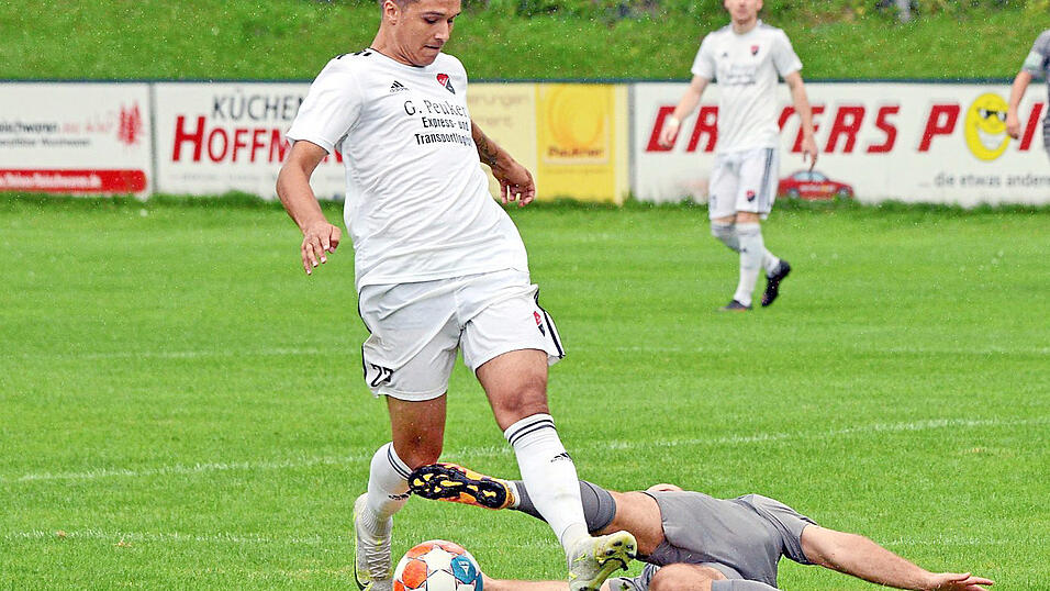 Joker Patryk Richert erzielte kurz nach seiner Einwechselung in der Nachspielzeit das 2:0 für den TSV Seebach, das war die Entscheidung. Joker Patryk Richert erzielte kurz nach seiner Einwechselung in der Nachspielzeit das 2:0 für den TSV Seebach, das war die Entscheidung.