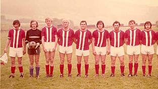 Das erste Mannschaftsfoto in Farbe aus dem Jahr 1973. Damals hieß der Verein noch TSV Kickers Straubing, ab Juli 1987 dann SV Kickers Straubing.