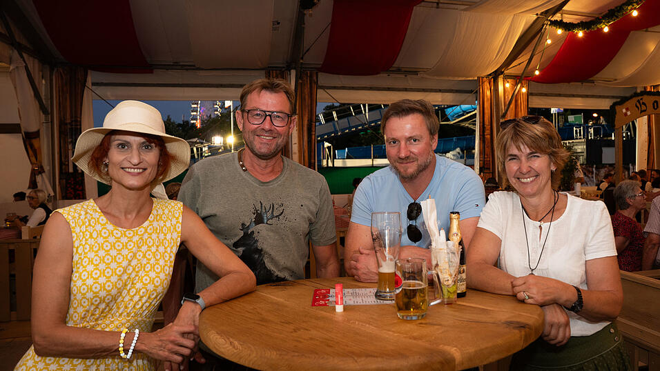 Die Partybilder vom Mittwoch, 12. August, aus dem Festzelt Greindl. Die Partybilder vom Mittwoch, 12. August, aus dem Festzelt Greindl.