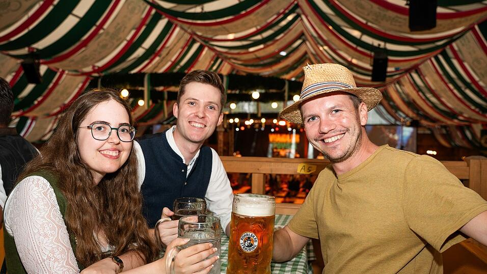 Die Partybilder vom Montag, 17. August, aus dem Festzelt Weckmann. Die Partybilder vom Montag, 17. August, aus dem Festzelt Weckmann.