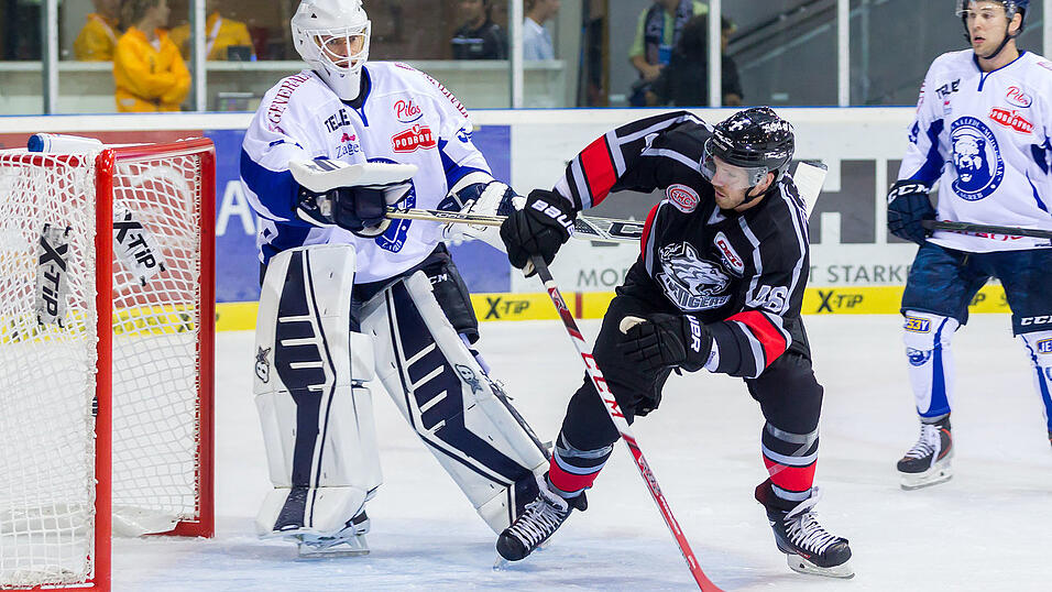 Nach dem knappen 5:4 Sieg gegen Nürnberg treffen die Kroaten im Finale am Sonntag auf die Augsburger Bezwinger der anderen Tigers. (Fotos: Harry Schindler) Nach dem knappen 5:4 Sieg gegen Nürnberg treffen die Kroaten im Finale am Sonntag auf die Augsburger Bezwinger der anderen Tigers. (Fotos: Harry Schindler)