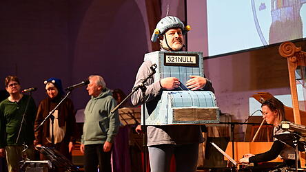 Nicht nur das Gespenst l&auml;sst Ritter Rost skeptisch dreinschauen, auch der Ritter-T&Uuml;V bereitet ihm Kopfweh.