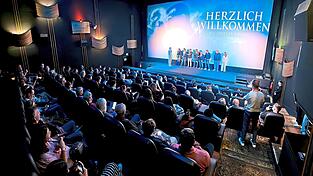 Die Chance, Schauspieler und Premierenvorführung im Citydom zu erleben, ließen sich Kinofans nicht entgehen. Die Chance, Schauspieler und Premierenvorführung im Citydom zu erleben, ließen sich Kinofans nicht entgehen.