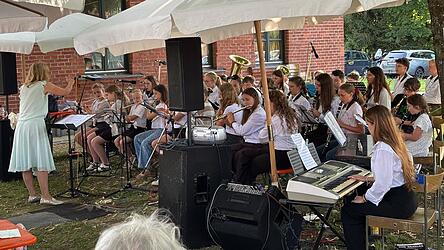Zahlreiche Musikgruppen und Ensembles waren zu h&ouml;ren.