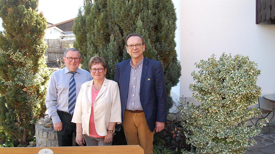 Walter und Anna mit dem Bürgermeister Walter und Anna mit dem Bürgermeister