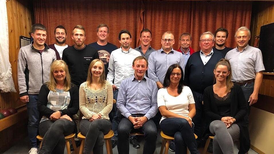 Die neu gew&auml;hlte Vorstandschaft des TSV Kirchberg. Nicht auf dem Bild: Andreas Ziegler, Sabine Eberl und Manfred Jahn.