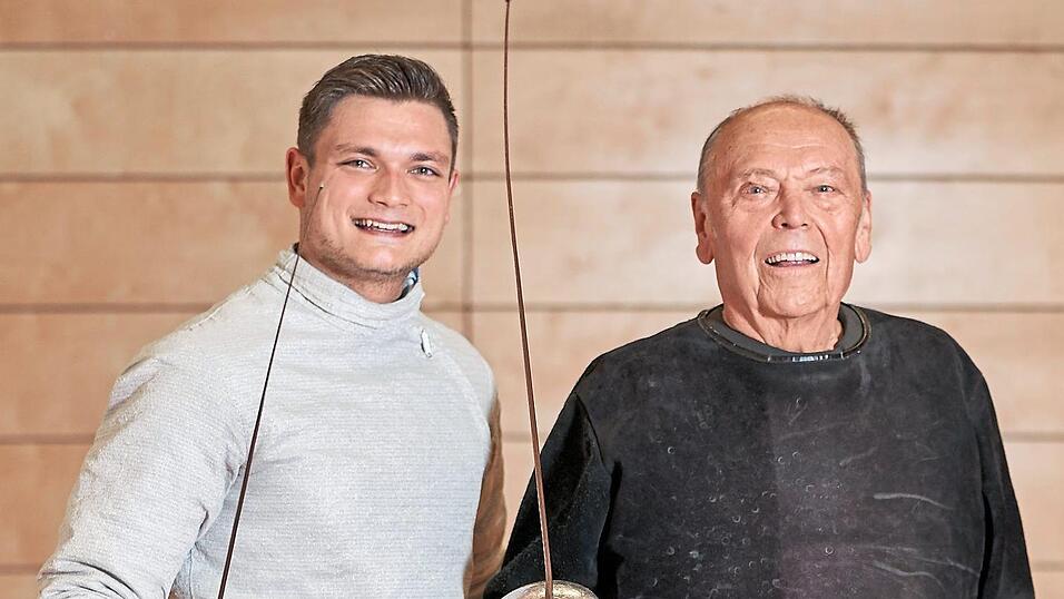 'Mich freut es, dass Max den Schneid hat, es zu machen': Nach 62 Jahren gab der 82-Jährige die Abteilungsleitung an seinen Enkel ab. 'Mich freut es, dass Max den Schneid hat, es zu machen': Nach 62 Jahren gab der 82-Jährige die Abteilungsleitung an seinen Enkel ab.