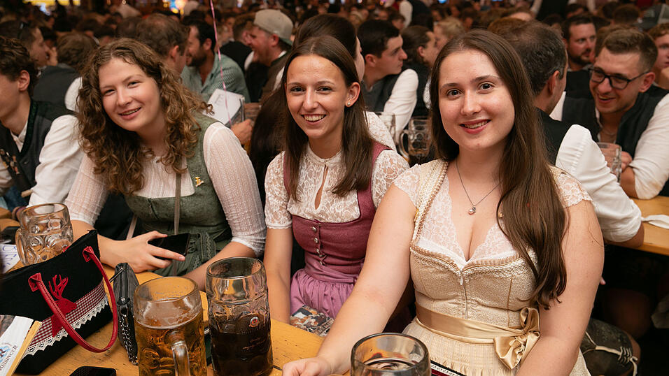 Die Partybilder vom Donnerstag, 14. August, aus dem Festzelt Nothaft. Die Partybilder vom Donnerstag, 14. August, aus dem Festzelt Nothaft.