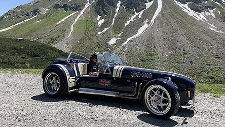 Ein heißer Schlitten: Roswitha Oswald-Mutschler im Lotus Super Seven.