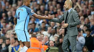 Vincent Kompany (l) und Pep Guardiola verbindet eine besondere Beziehung. (Archivbild) Vincent Kompany (l) und Pep Guardiola verbindet eine besondere Beziehung. (Archivbild)