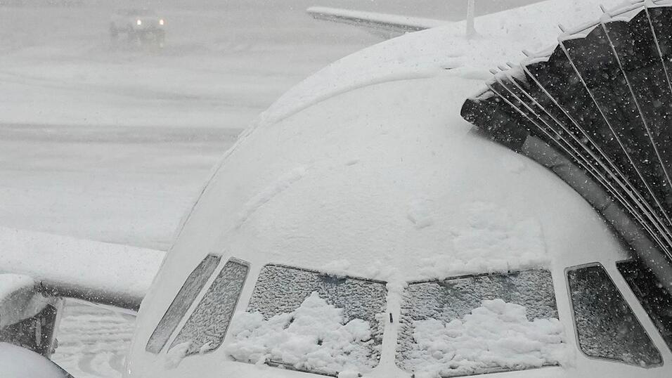 Hunderte Fl&uuml;ge von und nach New York wurden wegen heftigen Winterwetters gestrichen. (Symbolbild)