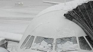 Hunderte Fl&uuml;ge von und nach New York wurden wegen heftigen Winterwetters gestrichen. (Symbolbild)