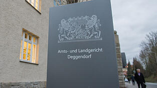 Im Januar soll für zwei der Angeklagten das Berufungsverfahren vor dem Landgericht Deggendorf stattfinden. Im Januar soll für zwei der Angeklagten das Berufungsverfahren vor dem Landgericht Deggendorf stattfinden.