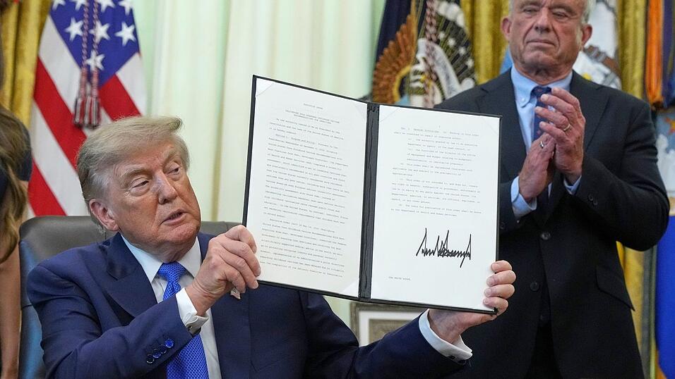 Trump räumte selbst ein, dass er sich auf unbelegte Behauptungen stütze. Trump räumte selbst ein, dass er sich auf unbelegte Behauptungen stütze.