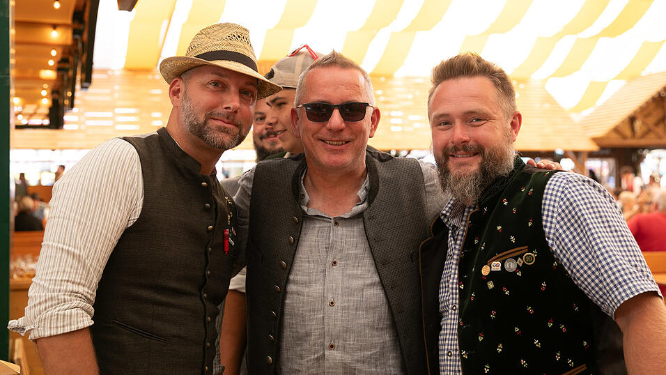 Die Partybilder vom Sonntag, 10. August, aus dem Festzelt Nothaft. Die Partybilder vom Sonntag, 10. August, aus dem Festzelt Nothaft.