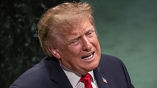 Trump verkündet die erste Zusammenkunft für Gespräche zwischen den USA und dem Iran seit Monaten. Trump verkündet die erste Zusammenkunft für Gespräche zwischen den USA und dem Iran seit Monaten.