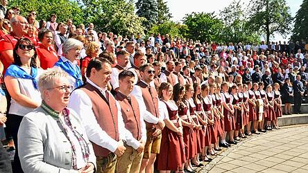Der Festgottesdienst wurde im herrlichen Ambiente des Amphitheaters des Klosters abgehalten.