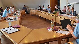 Der Geisenhausener Bau- und Umweltausschuss ist für Bauanträge und entsprechende Anfragen zuständig.