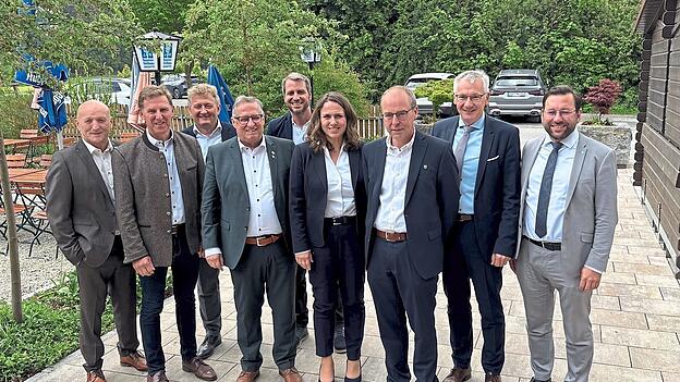 Die Repr&auml;sentanten des Bayerischen Gemeindetages im Landkreis Dingolfing-Landau.