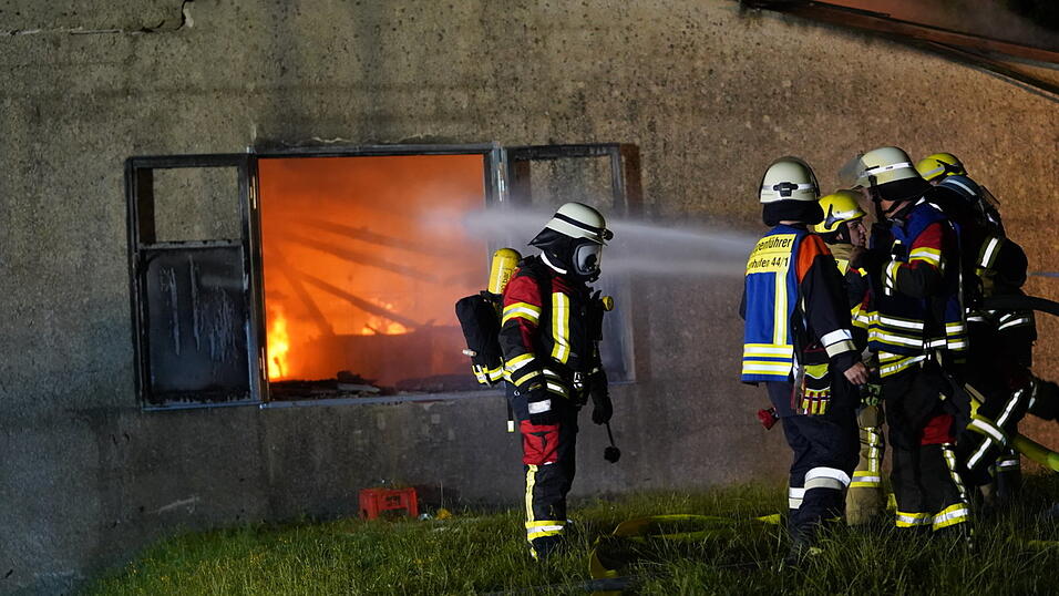 Das Feuer brach wohl in einem leerstehenden Teil der Anlage aus. 