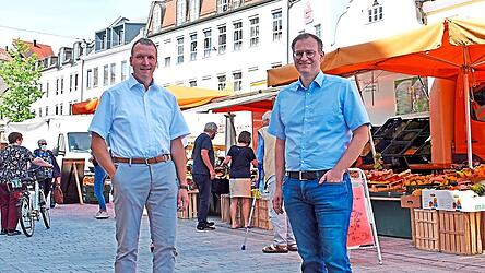 Vorsitzender Martin Widbiller (rechts) und Vorstandsmitglied Thomas Biendl wollen zeigen, was Dingolfing alles bieten kann. Foto: L. Hofmeister Vorsitzender Martin Widbiller (rechts) und Vorstandsmitglied Thomas Biendl wollen zeigen, was Dingolfing alles bieten kann. Foto: L. Hofmeister