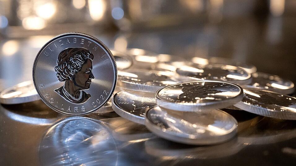 Silberm&uuml;nzen wie die  &laquo;Maple Leaf&raquo; sind bei Sammlern gefragt. (Archivbild)