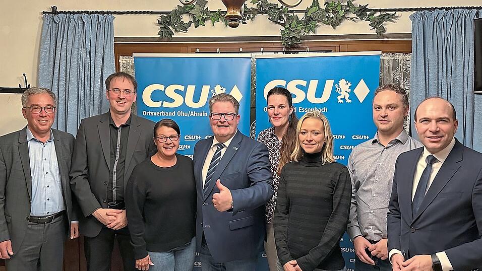 Von links nach rechts: Zweiter Bürgermeister Claus Schorn, Ortsvorsitzender Karl-Josef Wenninger, Marktgemeinderätin Manuela Taglinger, Bürgermeister Dieter Neubauer, Marktgemeinderätin Christina Heckinger-Raßhofer, Katharina Reiter, Ortsvorsitzender Andreas Kölnberger sowie Kreisvorsitzender und Bundestagsabgeordneter Florian Oßner. Von links nach rechts: Zweiter Bürgermeister Claus Schorn, Ortsvorsitzender Karl-Josef Wenninger, Marktgemeinderätin Manuela Taglinger, Bürgermeister Dieter Neubauer, Marktgemeinderätin Christina Heckinger-Raßhofer, Katharina Reiter, Ortsvorsitzender Andreas Kölnberger sowie Kreisvorsitzender und Bundestagsabgeordneter Florian Oßner.
