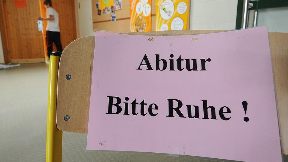 Alle m&uuml;ssen drei schriftliche und zwei m&uuml;ndliche Pr&uuml;fungen absolvieren. (Archivbild)