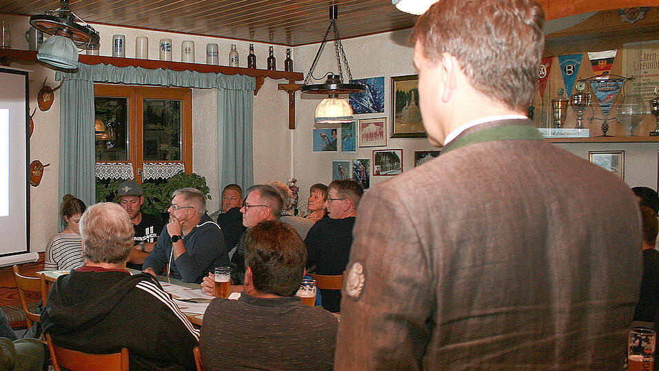 In Auerbach gab es für die Bürger viel Diskussionsbedarf. In Auerbach gab es für die Bürger viel Diskussionsbedarf.