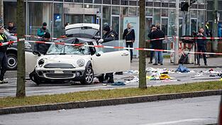 Nach mehreren Anschlägen, wie beispielsweise hier die Auto-Attacke im Februar dieses Jahres in München, Angriffen und Anschlagsversuchen sind die Sicherheitsbehörden in Bayern zusätzlich alarmiert.