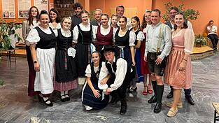 Beim Oktoberfest mit Schwabenball lernte die Rodinger Delegation die Traditionen der deutschen Minderheit in Ungarn kennen.