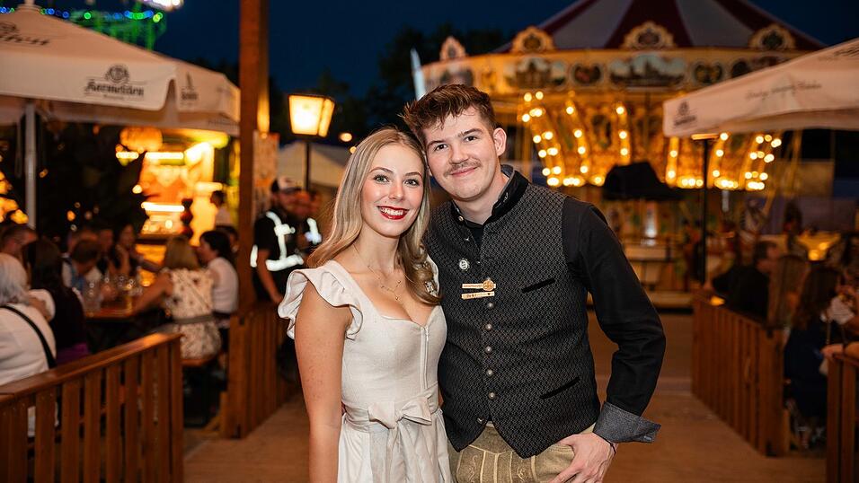 Die Partybilder vom Sonntag, 16. August, aus dem Festzelt Greindl. Die Partybilder vom Sonntag, 16. August, aus dem Festzelt Greindl.