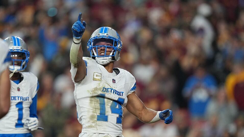 Amon-Ra St. Brown bejubelte seinen Touchdown mit einem Gruß an US-Präsident Donald Trump, der sich das Spiel vor Ort anschaute.