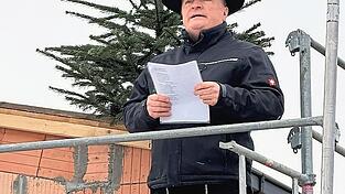 Zimmermeister Hofbauer senior bei seinem Richtspruch.