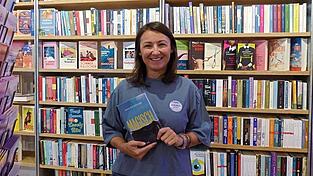 Die Lekt&uuml;re &bdquo;Magisch&ldquo; hat Claudia Fleischberger vom B&uuml;cherladen &bdquo;Abuela&ldquo; in den Bann gezogen.