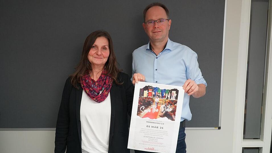 Sieglinde Kettl und Martin Hohenberger stellten am Montagnachmittag die „Modenschau 2.0“ der Lanze vor. Sieglinde Kettl und Martin Hohenberger stellten am Montagnachmittag die „Modenschau 2.0“ der Lanze vor.