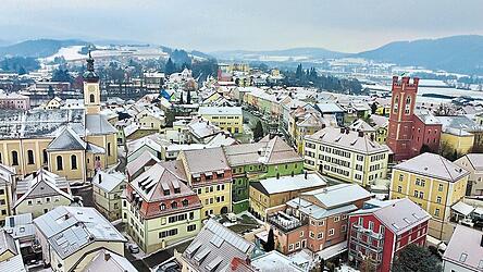 In der &bdquo;Further Machtzentrale&ldquo; werden am 8. M&auml;rz die Karten neu gemischt. Die ersten Weichen f&uuml;r einen B&uuml;rgermeister und Stadtrat der kommenden sechs Jahre sind seit Donnerstagabend gestellt.