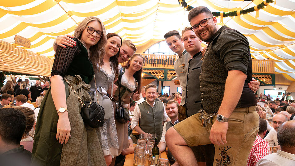 Die Partybilder vom Samstag, 9. August, aus dem Festzelt Nothaft. Die Partybilder vom Samstag, 9. August, aus dem Festzelt Nothaft.