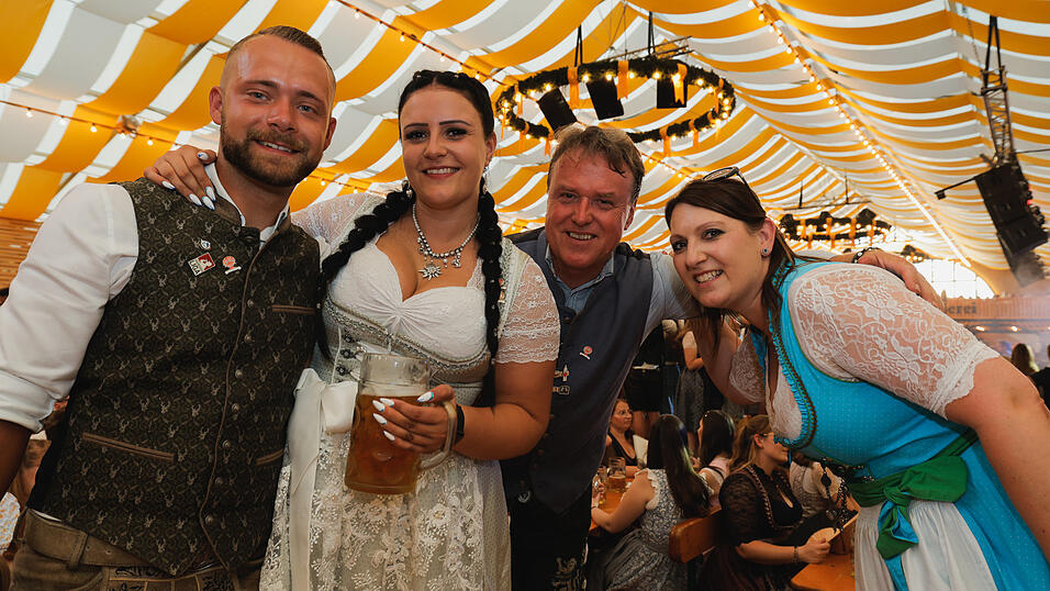 Die Partybilder vom Samstag, 10. August 2024, aus dem Festzelt Nothaft. Die Partybilder vom Samstag, 10. August 2024, aus dem Festzelt Nothaft.