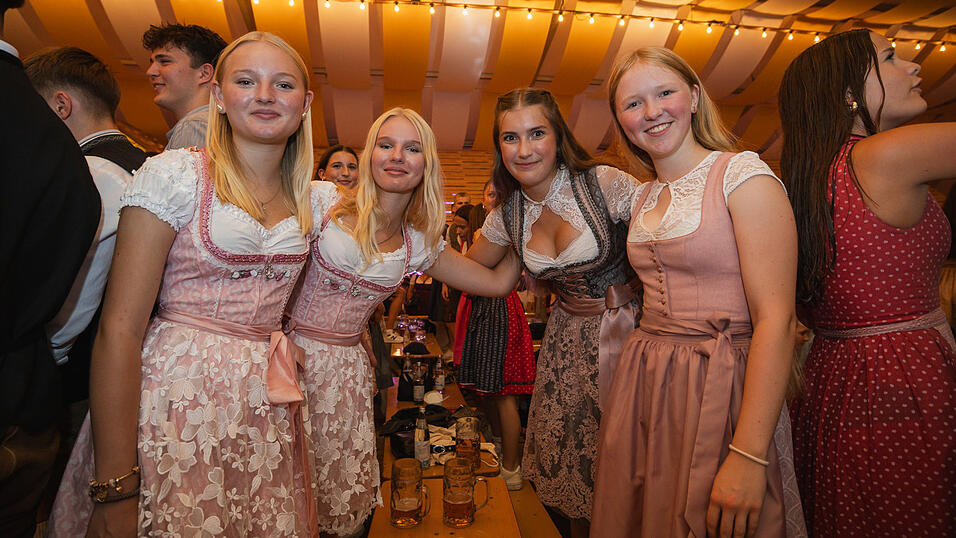 Die Partybilder vom Sonntag, 18. August, aus dem Festzelt Nothaft. Die Partybilder vom Sonntag, 18. August, aus dem Festzelt Nothaft.