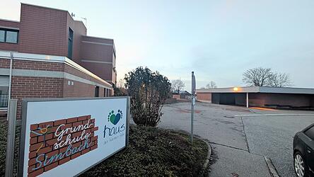 Platz ist nicht das Problem am Areal der Grundschule Simbach, also wird es für die künftige Nachmittagsbetreuung einen Neubau geben.