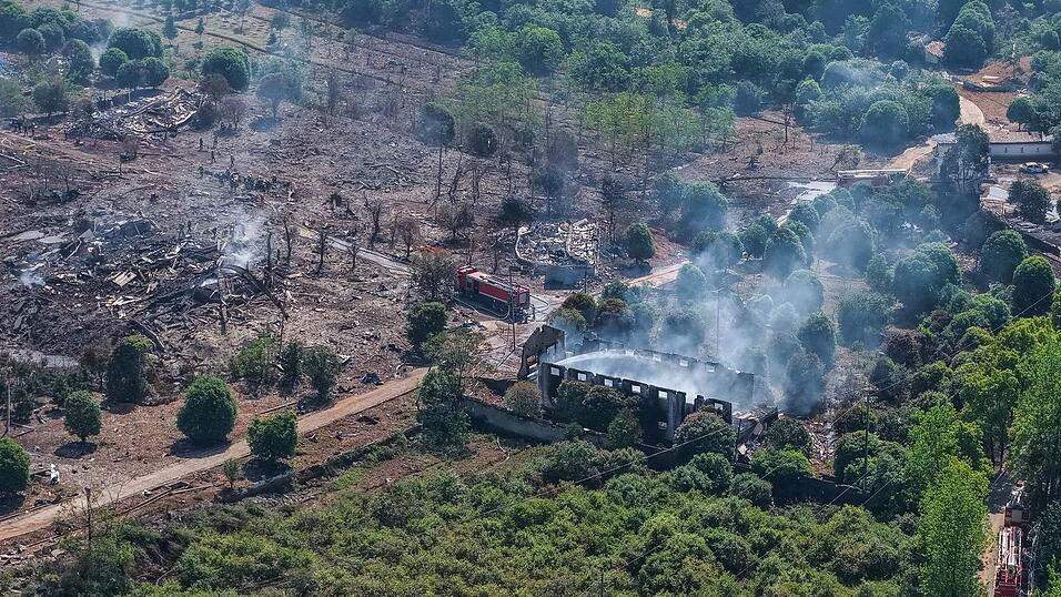 Bei der Explosion einer Feuerwerksfabrik in der Stadt Liuyang sind 37 Menschen ums Leben gekommen.