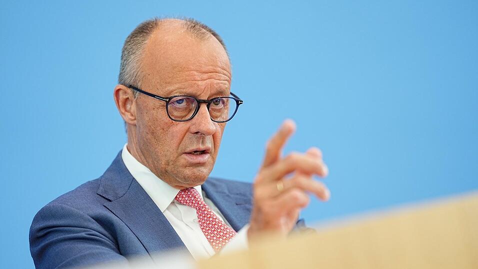 Vor der kommenden Koalitionsklausur fordern Wirtschaftsvertreter von Bundeskanzler Friedrich Merz weitere Entlastungen.