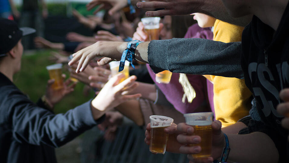 Impressionen vom ersten Tag des Pfingst-Open Airs in Salching. (Fotos: Regina Hölzel) Impressionen vom ersten Tag des Pfingst-Open Airs in Salching. (Fotos: Regina Hölzel)