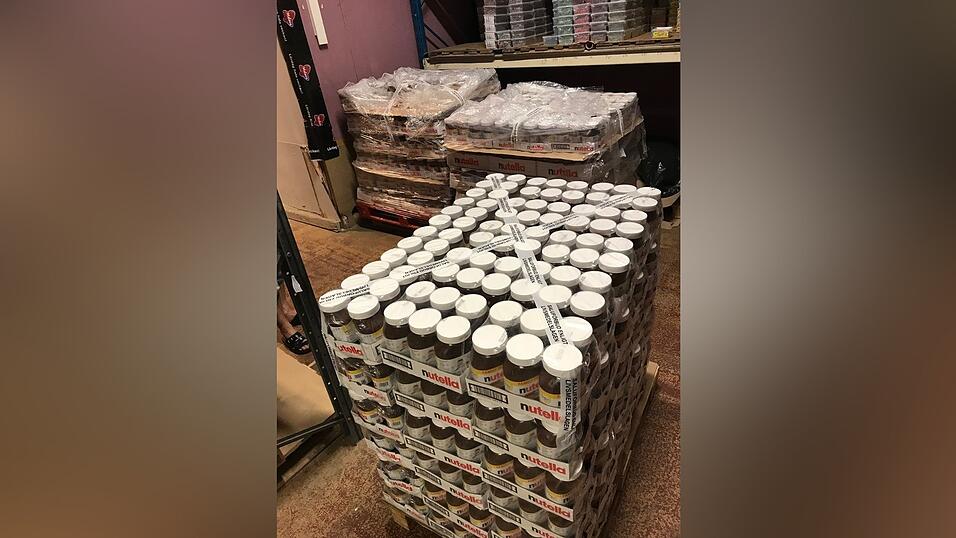Die Behörde kann über 2.000 Nutella-Gläser nicht einfach so entsorgen.